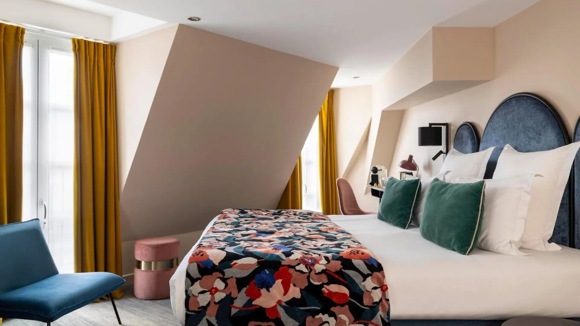 Maxim Opera Hotel