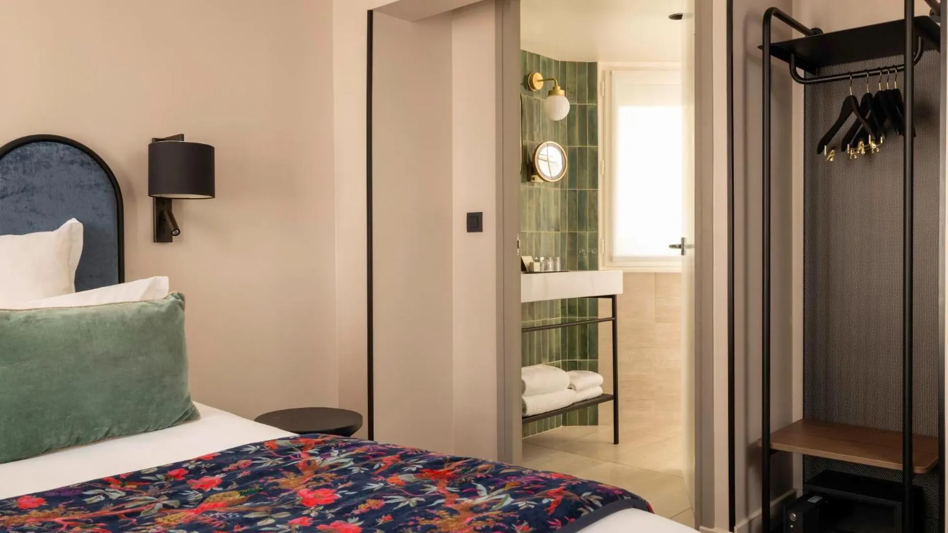 Maxim Opera 4* Paris