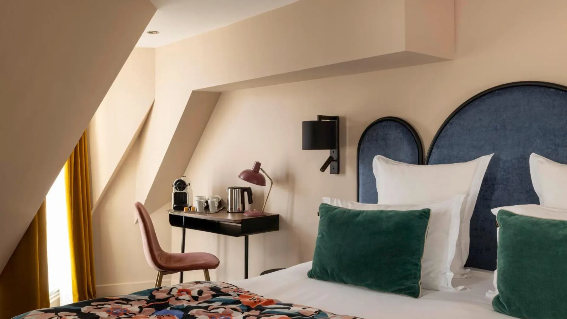 Maxim Opera Hotel 4*